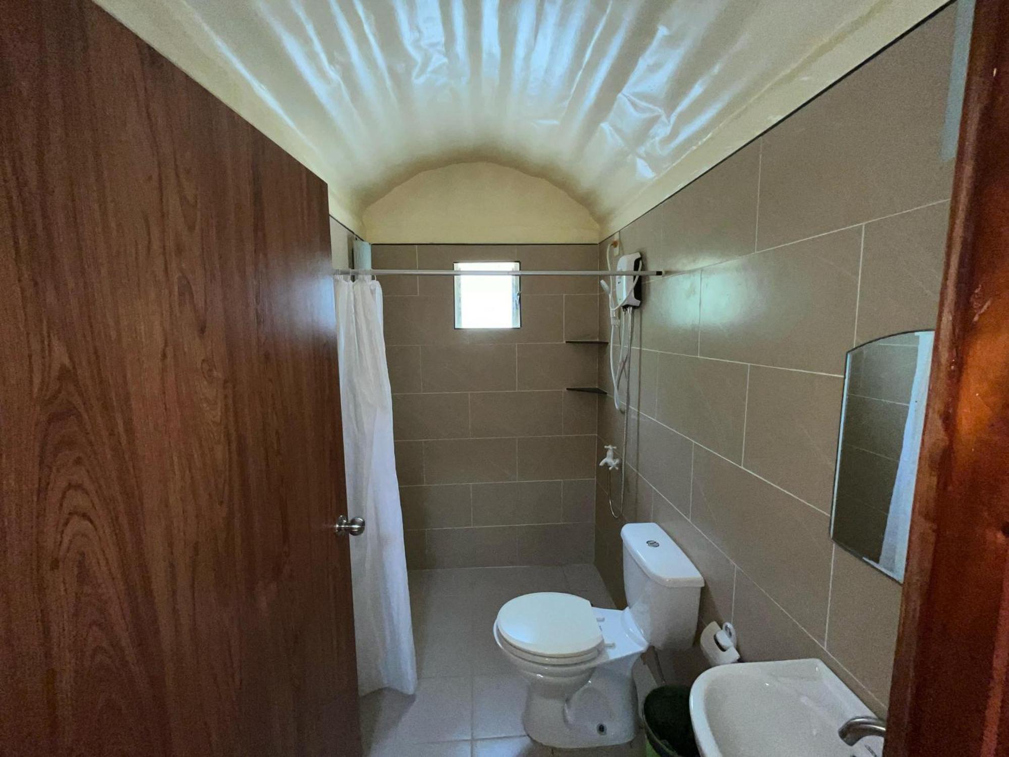 Midnite Inn Панглао Екстериор снимка